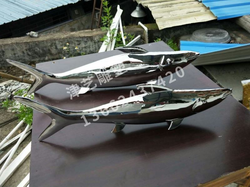 不锈钢镜面雕塑