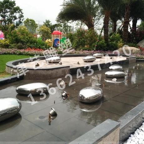 不锈钢镜面雕塑